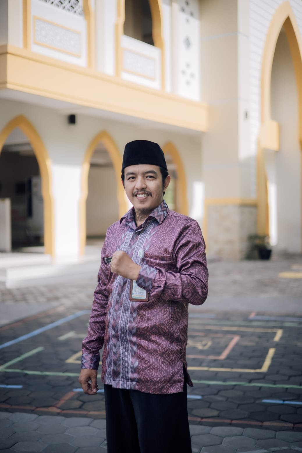Ustadz Asyhari Yunindar, S.Pd.